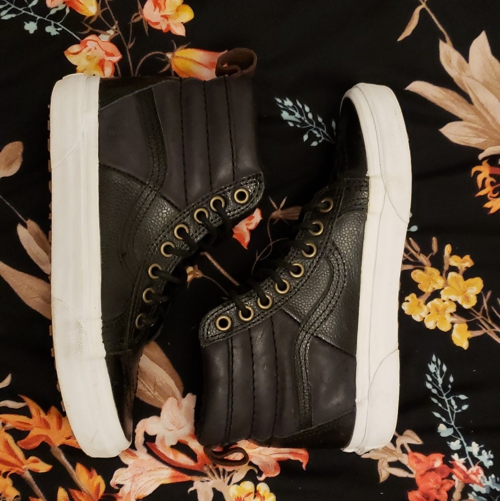 EUC Vans Sk8-Hi 46 MTE Black Shoes